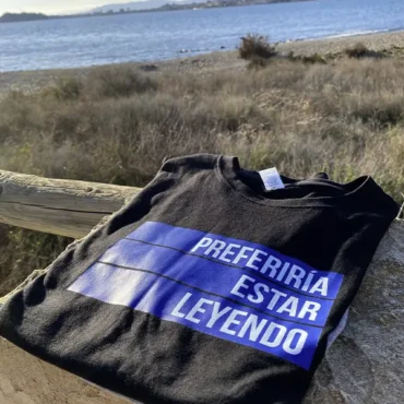 CAMISETA PREFERIRÍA ESTAR LEYENDO (NEGRA) - Imagen 3